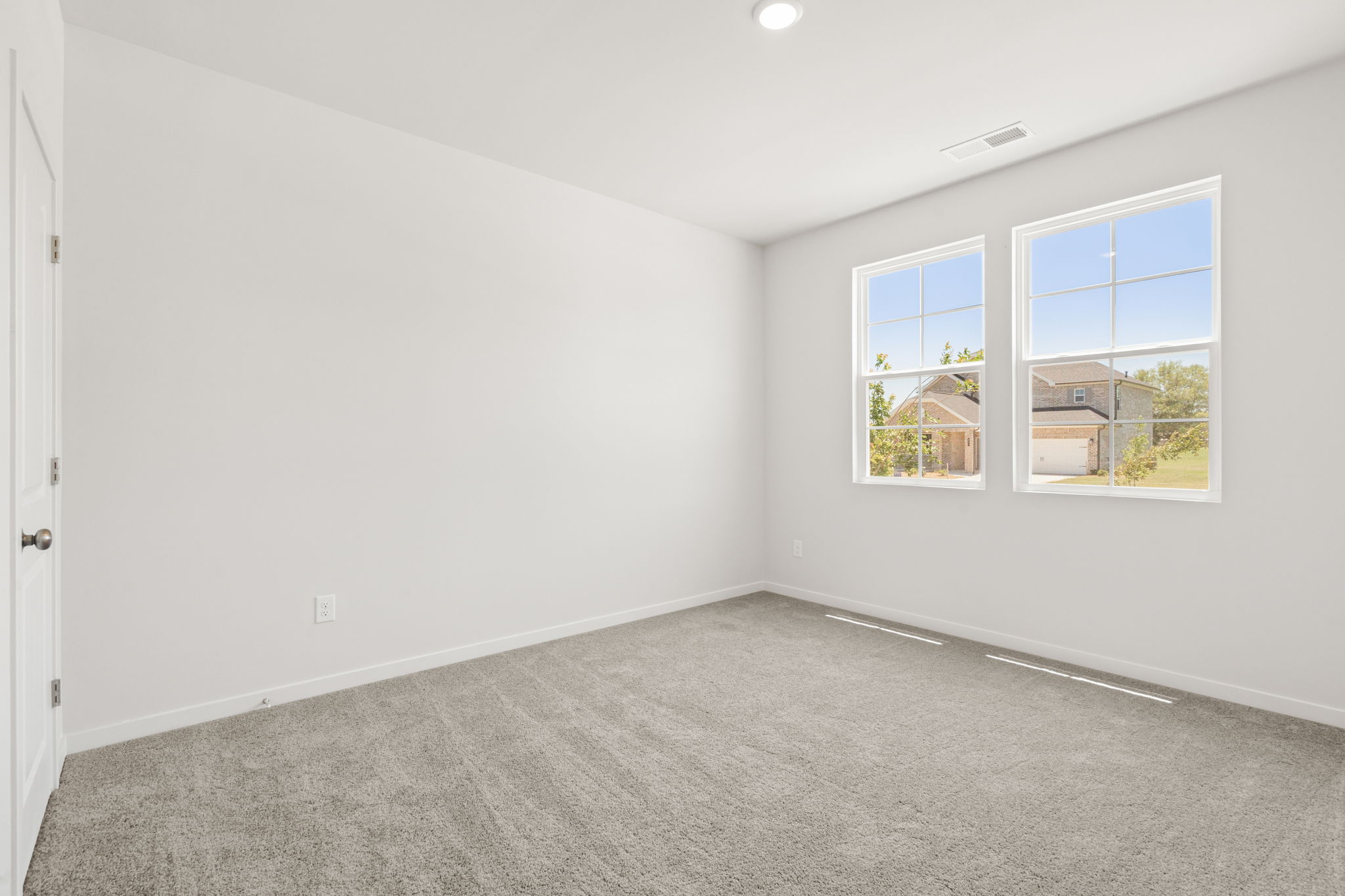 A room with windows.