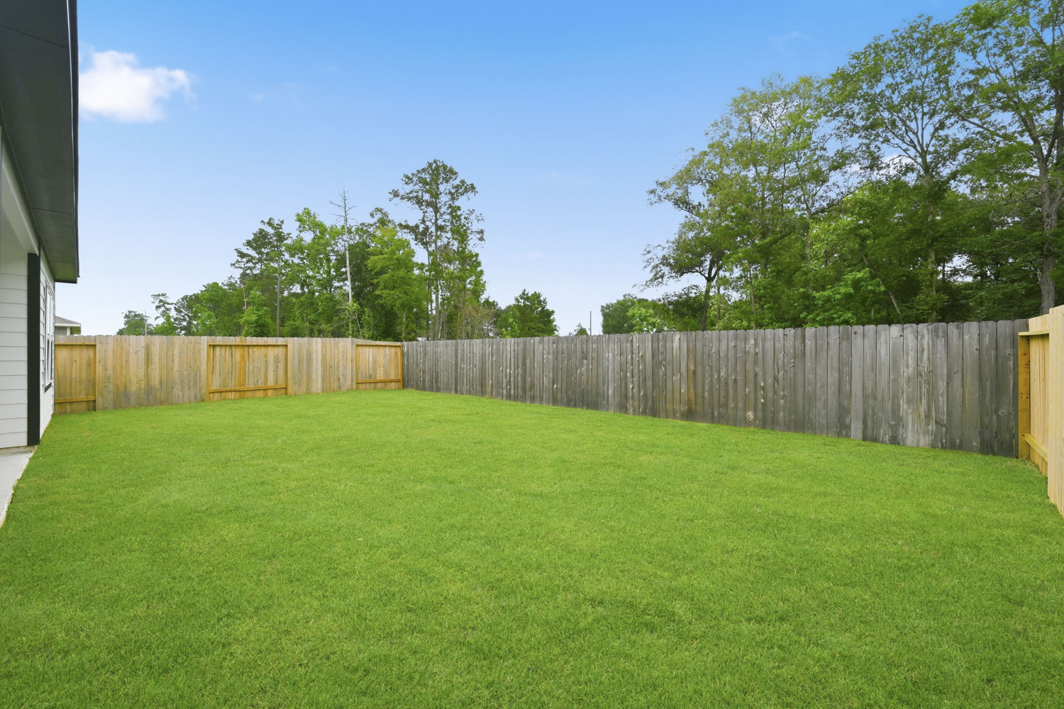 A fenced in yard.